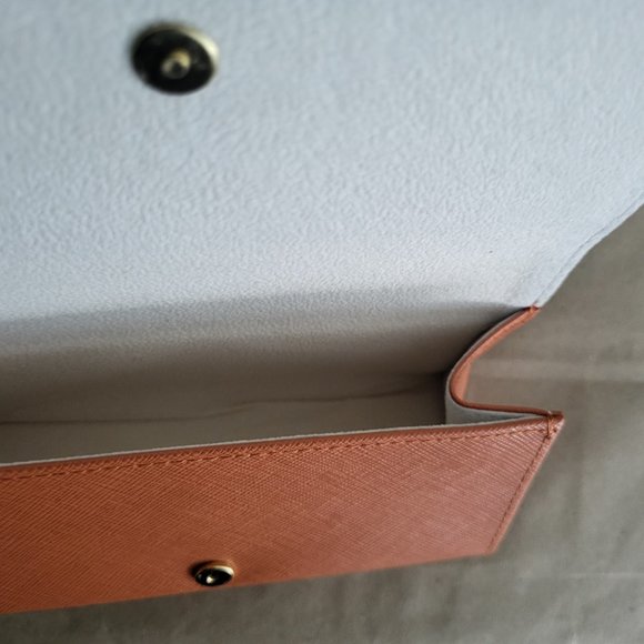 Tori Burch sunglasses case - Picture 3 of 5